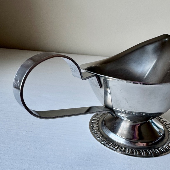 Vintage Vollrath Gravy Boat 47578 Stainless Steel Pedestal Classic Formal Dinner - Picture 6 of 12